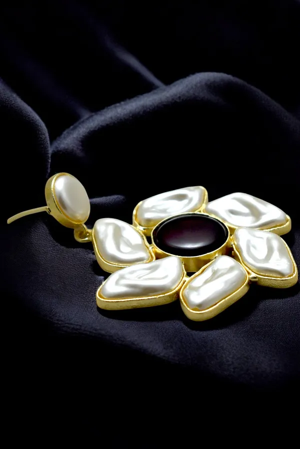 Beautiful_Pearl_Blossom_Earrings
