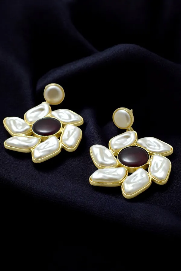 Beautiful_Pearl_Blossom_Earrings