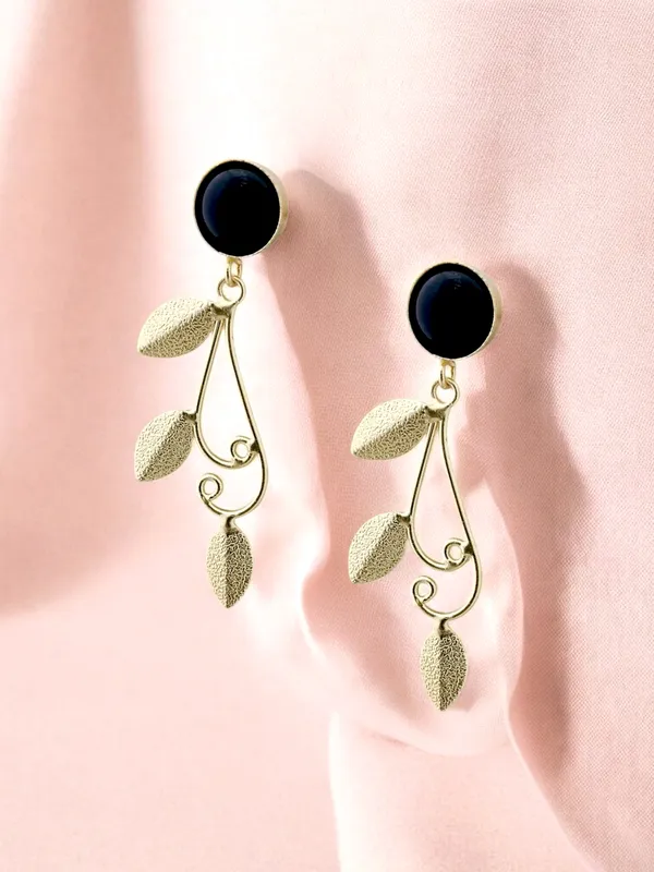 Classic_Leaf_Shaped_Earring