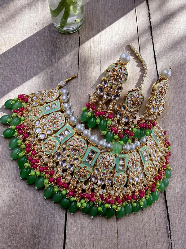 Hand_Made_Meenakari_Choker_Necklace_Set_with_Earring_and_Tikka