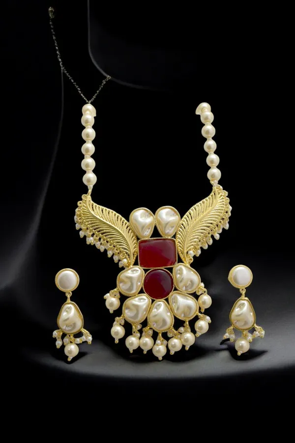 Latest_Trendy_Long_Pearl_Necklace_Set