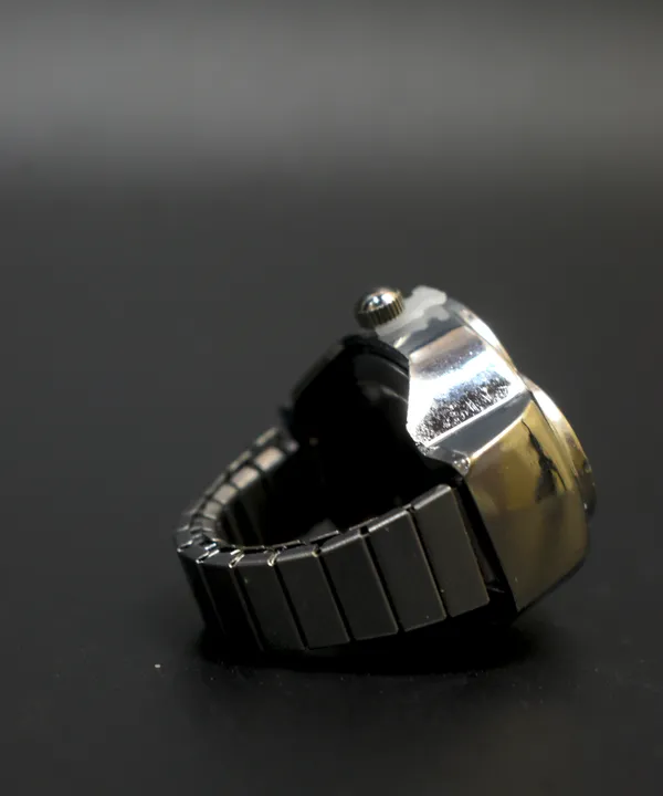 Latest_Designer_Adjustable_Silver_Ring_Watch_for_Women