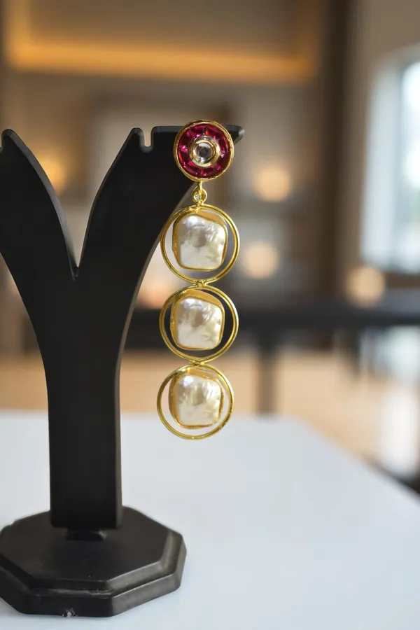 Pearl_Long_Earring_wearable_all_kinds_of_outfits