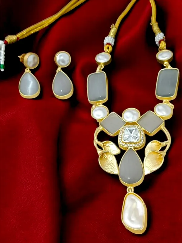 Premium_Quality_Semi_Precious_Stone_Necklace_set_with_Earring_Set_for_Women