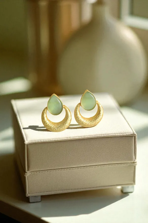 Premium_Mint_Green_Stone_Based_Earring
