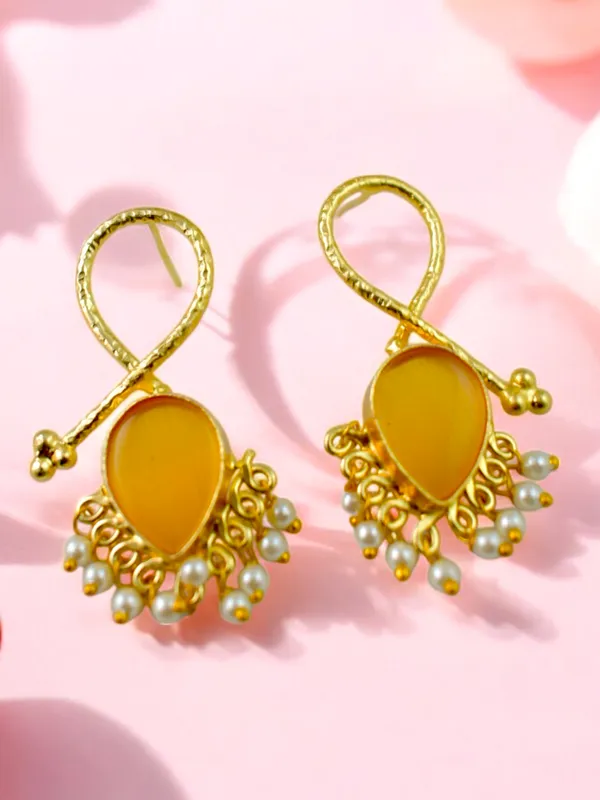 Trendy_Designer_Brass_Based_Cut_Crystal_Stone_Earring