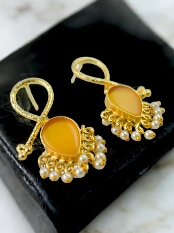 Trendy_Designer_Brass_Based_Cut_Crystal_Stone_Earring