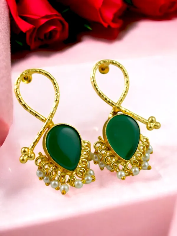 Trendy_Designer_Brass_Based_Cut_Crystal_Stone_Earring