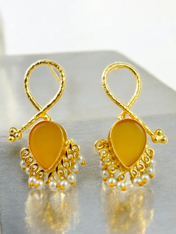 Trendy_Designer_Brass_Based_Cut_Crystal_Stone_Earring