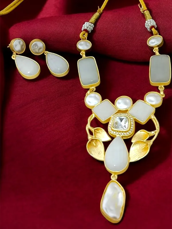 Premium_Quality_Semi_Precious_Stone_Necklace_set_with_Earring_Set_for_Women
