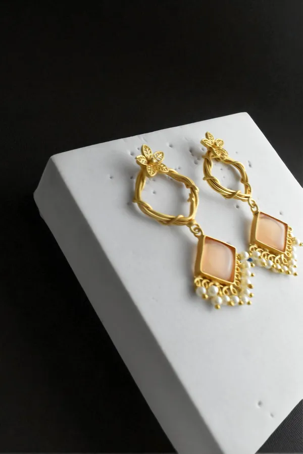 Royal_Begie_Elegant_Earring_For_Her_