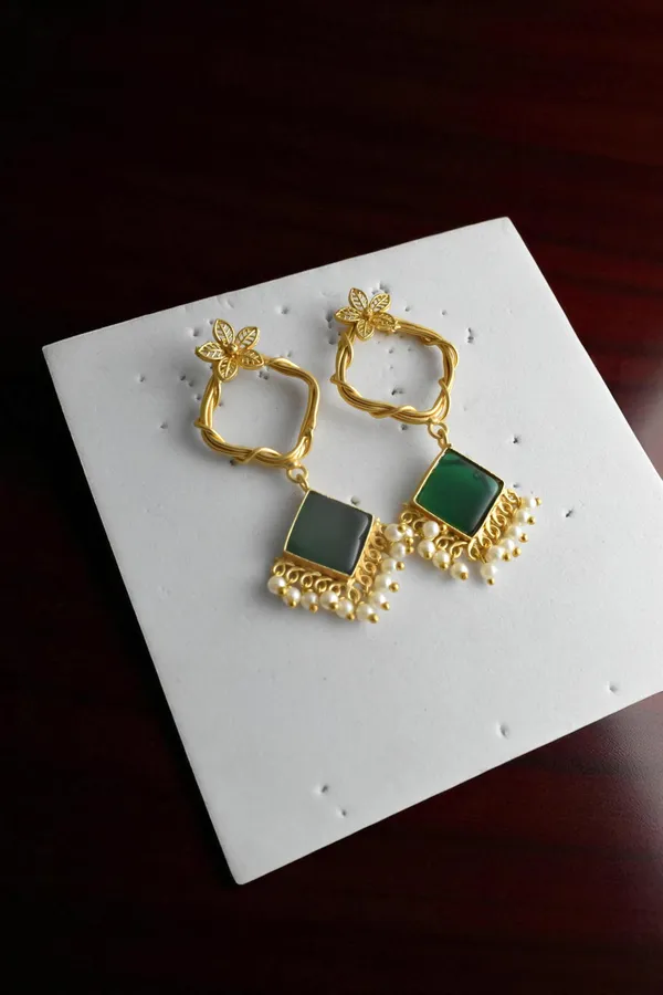 Royal_Green_Elegant_Earring_For_Her_