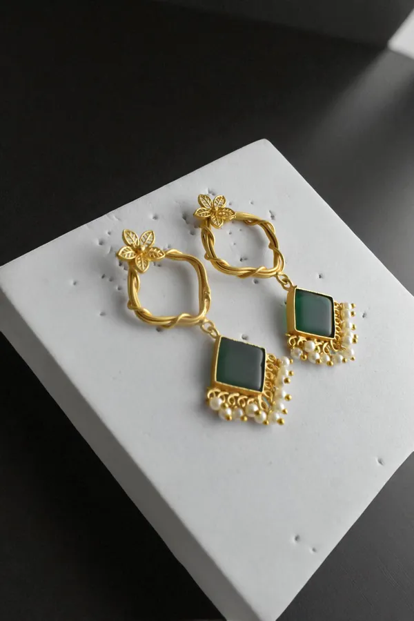 Royal_Green_Elegant_Earring_For_Her_