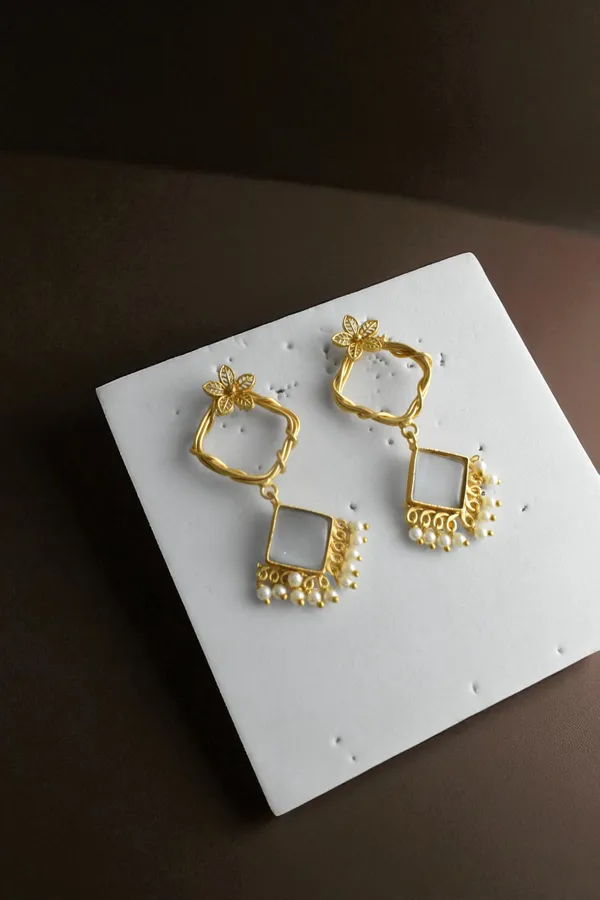 Royal_Grey_Elegant_Earring_For_Her_