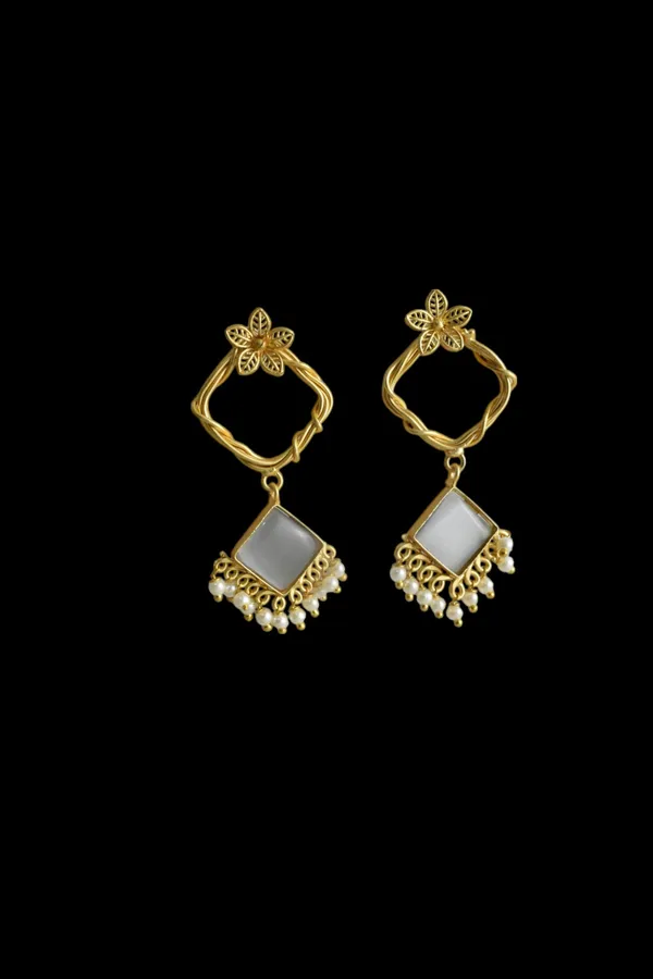 Royal_Grey_Elegant_Earring_For_Her_