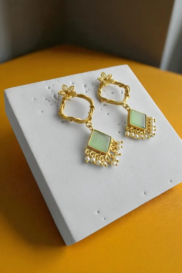 Royal_Mint_Green_Elegant_Earring_For_Her_