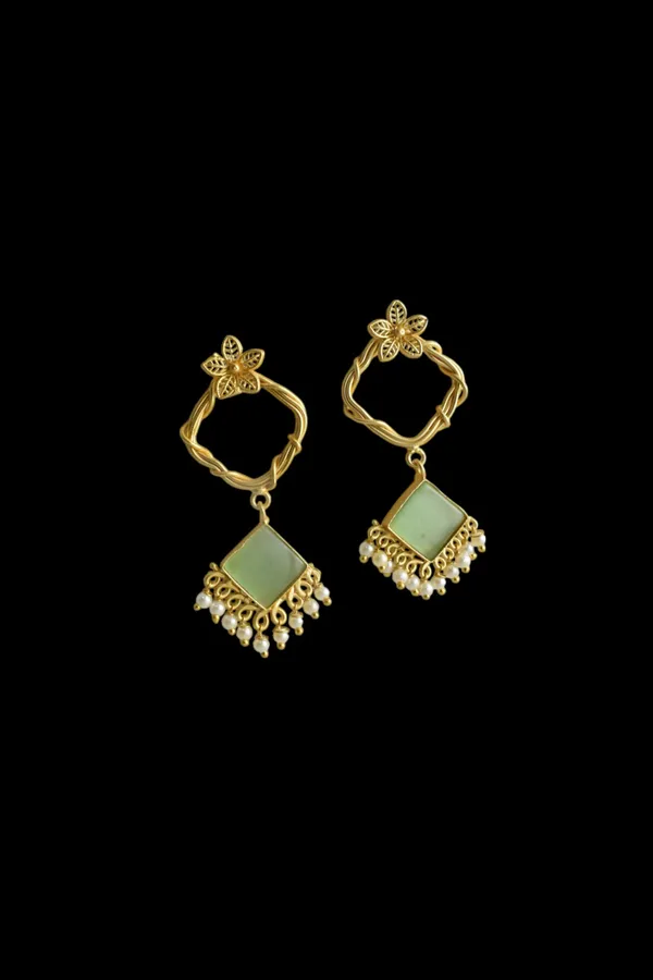 Royal_Mint_Green_Elegant_Earring_For_Her_