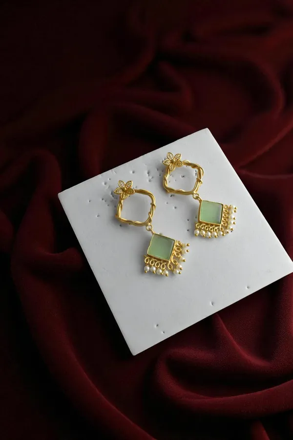 Royal_Mint_Green_Elegant_Earring_For_Her_