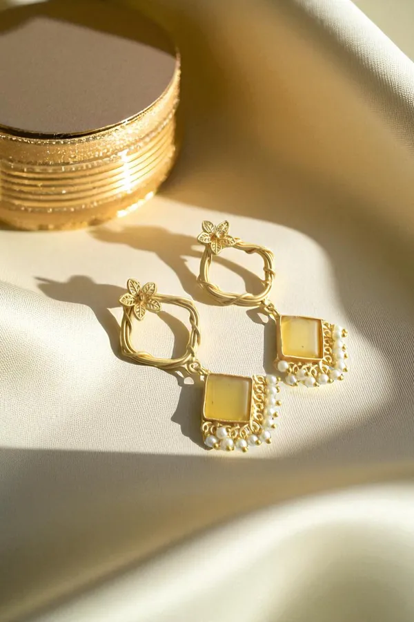 Royal_Yellow_Elegant_Earring_For_Her_