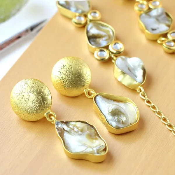 Stylish_Brass_Based_Nacklace_Earring_and_Bracelet_for_Girls_&_Woman