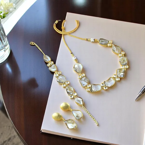 Stylish_Brass_Based_Nacklace_Earring_and_Bracelet_for_Girls_&_Woman