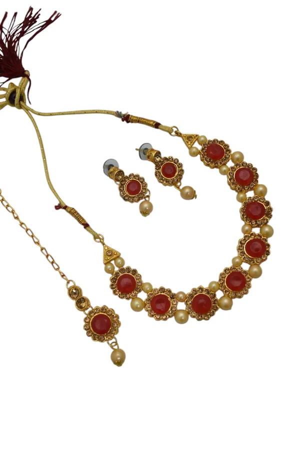 Stylish_Necklace_Set_with_Earring_Tikka
