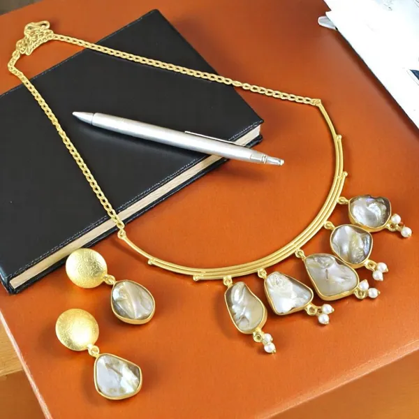 Trendy_Beautiful_Brass_Stone_Nacklace_with_Earring