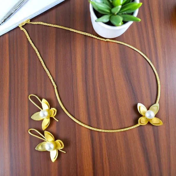 Trendy_Beautiful_Pearl_Chain_Nacklece_Set_With_Earring