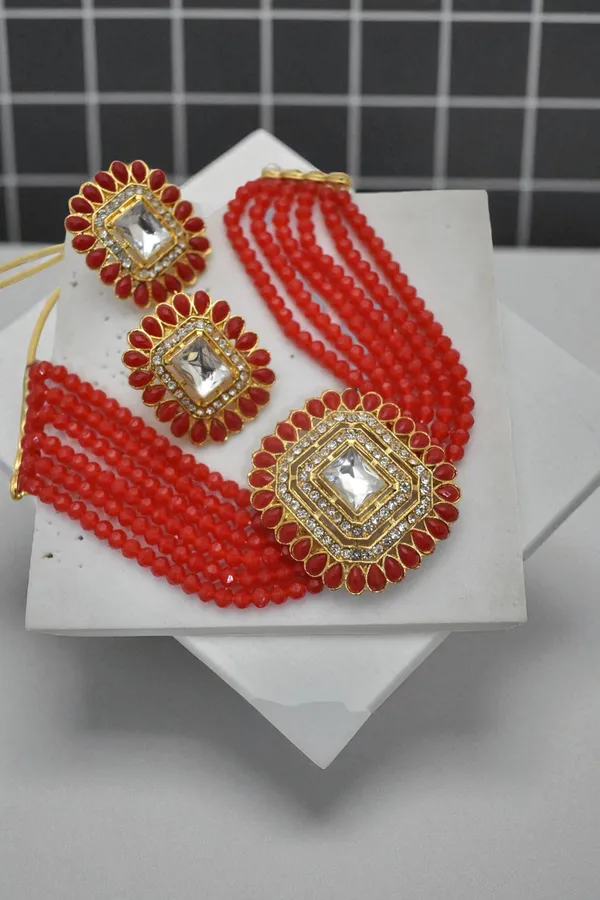Trendy_Chic_Necklace_Set_with_Earring