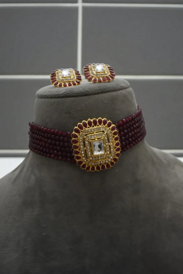 Trendy_Chic_Necklace_Set_with_Earring