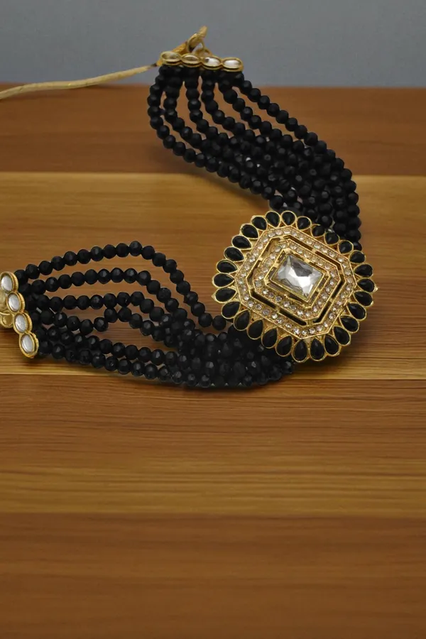Trendy_Chic_Necklace_Set_with_Earring