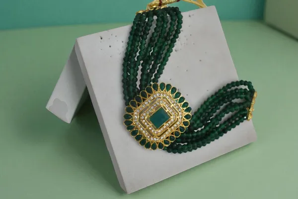 Trendy_Chic_Necklace_Set_with_Earring