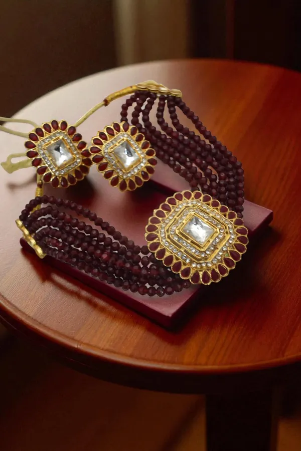 Trendy_Chic_Necklace_Set_with_Earring