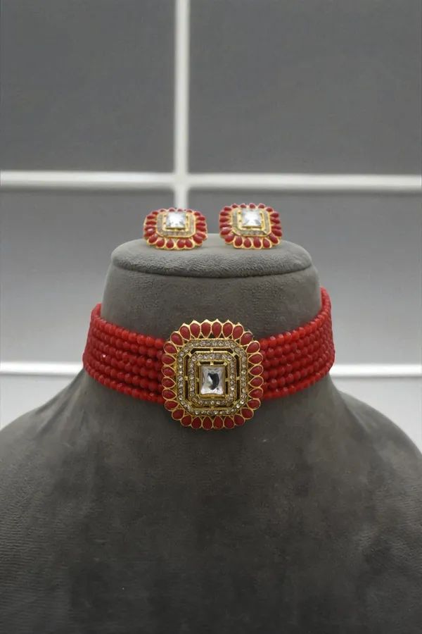 Trendy_Chic_Necklace_Set_with_Earring