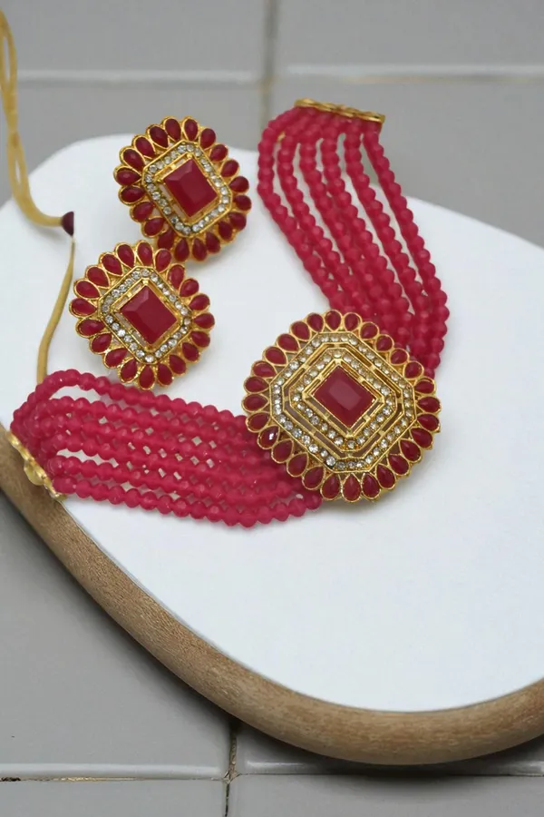 Trendy_Chic_Necklace_Set_with_Earring