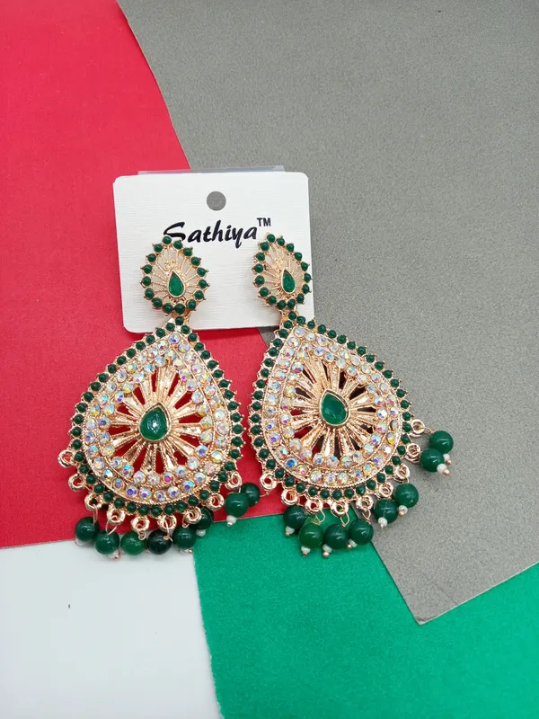 Trendy_Design_Green_Earring_For_Girls_And_Women