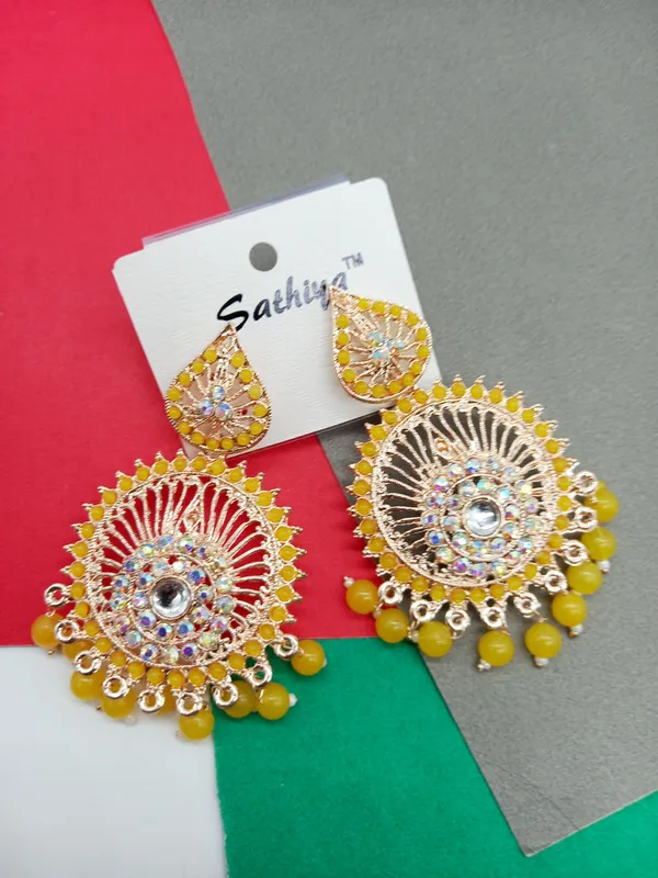 Trendy_Design_Yellow_Earring_For_Girls_And_Women