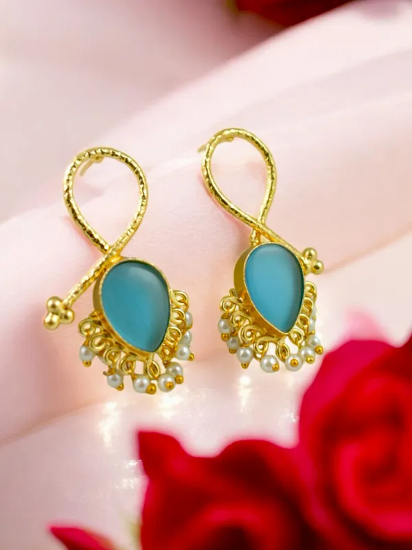 Trendy_Designer_Brass_Based_Cut_Crystal_Stone_Earring
