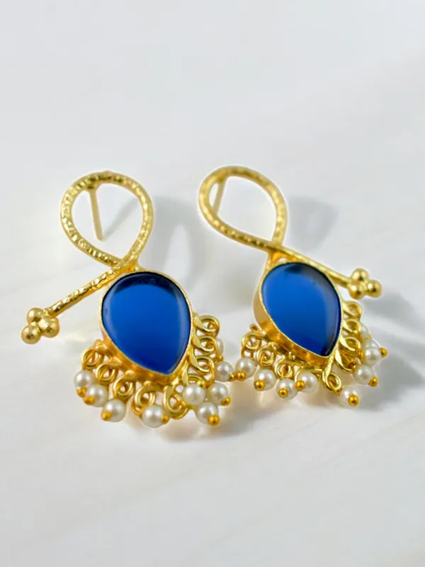 Trendy_Designer_Brass_Based_Cut_Crystal_Stone_Earring