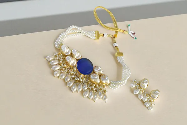 Trendy_Elegant_Chic_Nacklace_Set_With_Earring