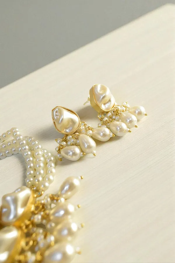 Trendy_Elegant_Chic_Nacklace_Set_With_Earring		
