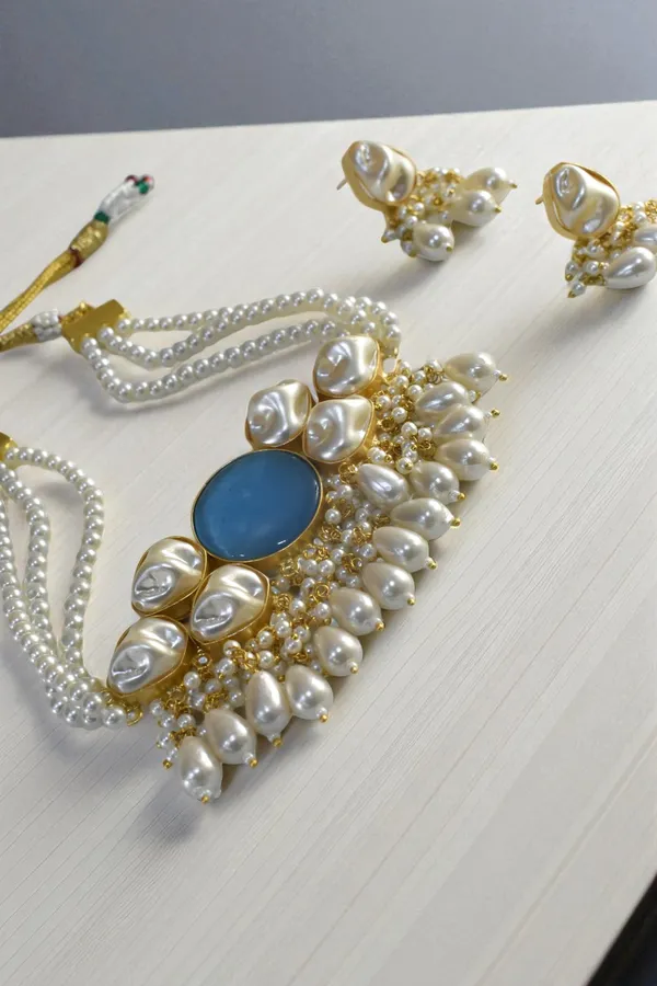 Trendy_Elegant_Chic_Nacklace_Set_With_Earring		