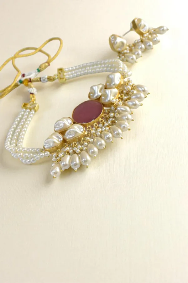 Trendy_Elegant_Chic_Nacklace_Set_With_Earring		