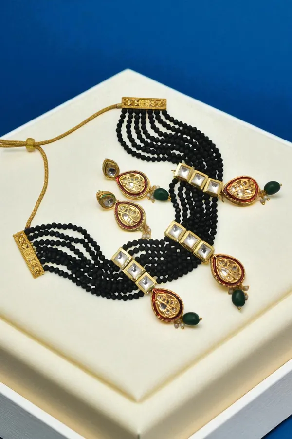 Trendy_Premium_Beads_Chic_Necklace_Set_