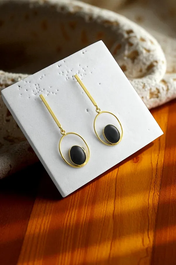 Trendy_Premium_Black_Stone_Based_Earring_for_Her