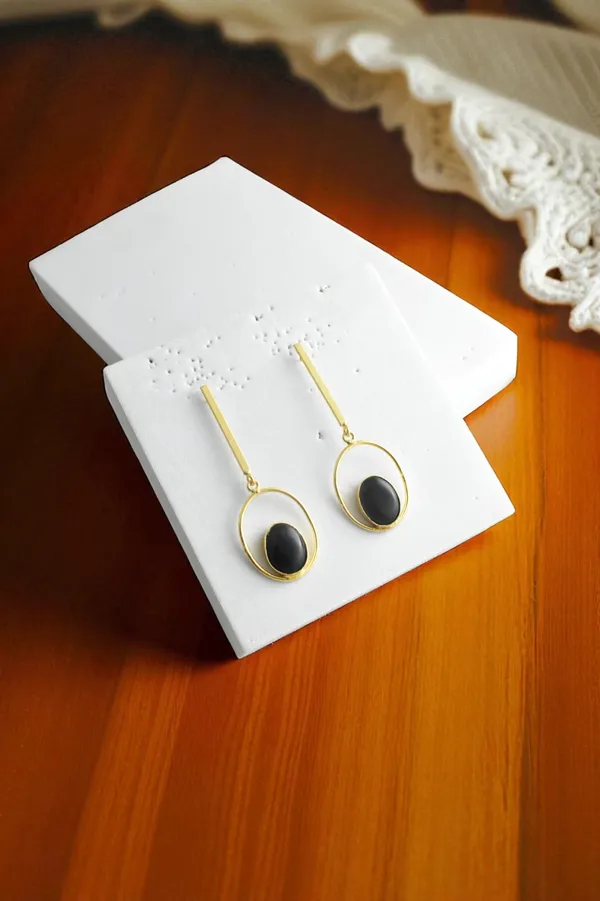Trendy_Premium_Black_Stone_Based_Earring_for_Her