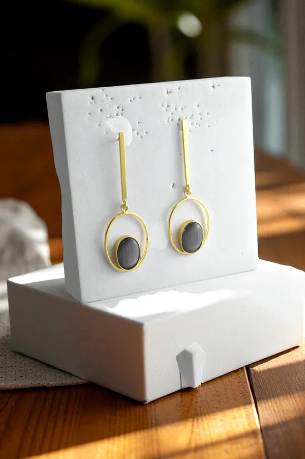 Trendy_Premium_Grey_Stone_Based_Earring_for_Her