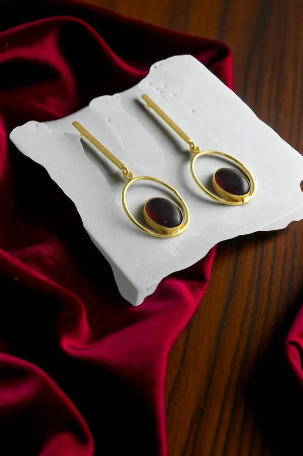 Trendy_Premium_Maroon_Stone_Based_Earring_for_Her
