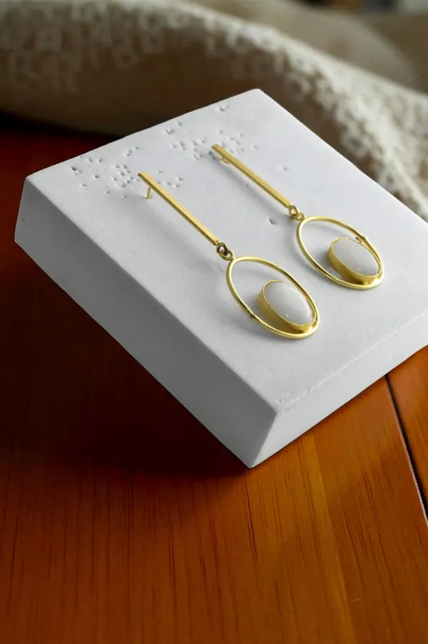 Trendy_Premium_White_Stone_Based_Earring_for_Her