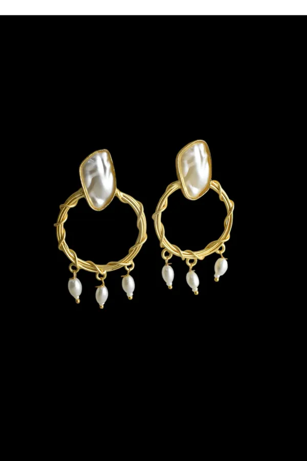 Trendy_Stylish_Light_Weight_Hand_Crafted_Brass_Earring_with_MOP